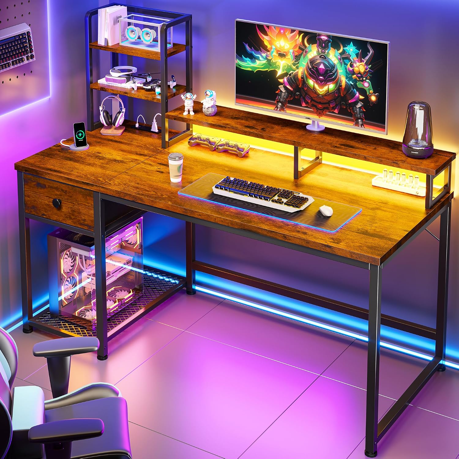 Desk Setup In Small Bedroom - Małe biurko komputerowe z nadstawką i